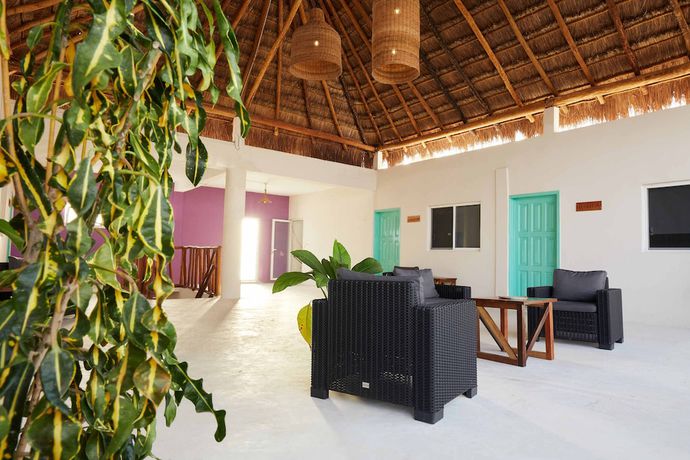 Imagen de los interiores del Hotel Pelicano. Foto 15