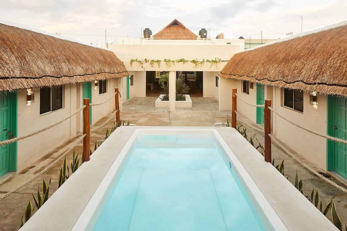 Imagen de la piscina del Hotel Pelicano. Foto 18