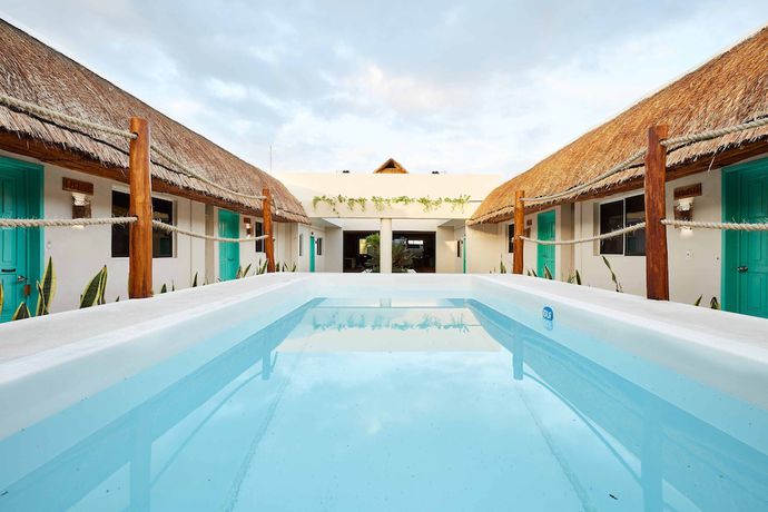 Imagen de la piscina del Hotel Pelicano. Foto 19