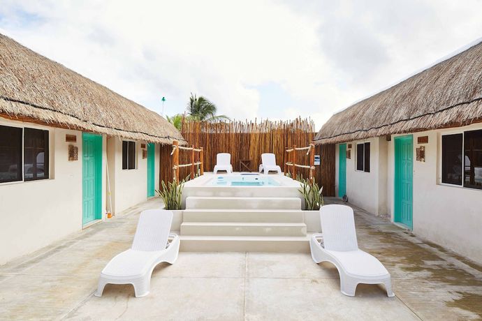 Imagen de la piscina del Hotel Pelicano. Foto 20