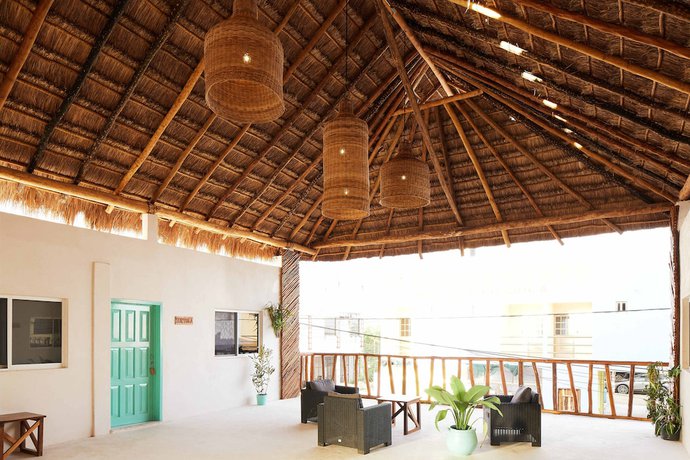 Imagen de los interiores del Hotel Pelicano. Foto 17