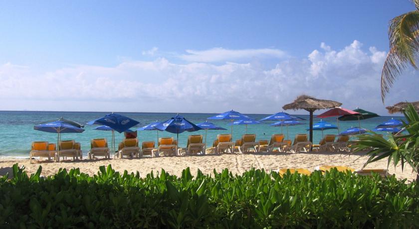 Imagen de los exteriores del Hotel Pelicano Inn Playa Del Carmen - Beachfront. Foto 7