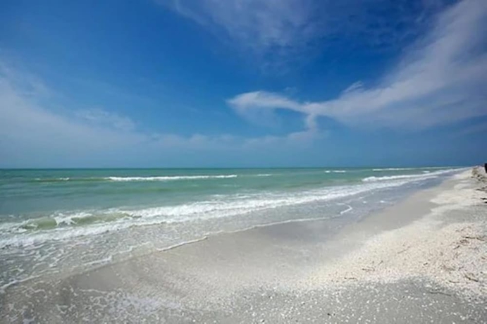Imagen de los exteriores del Hotel Pelicans Roost Gulf Front Condos. Foto 12