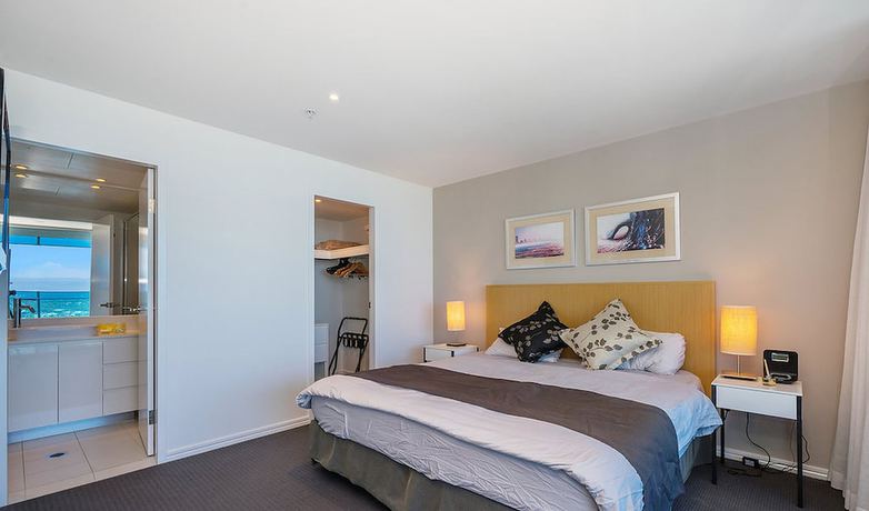 Imagen de la habitación del Hotel Pelicanstay Surfer Paradise Condo. Foto 4