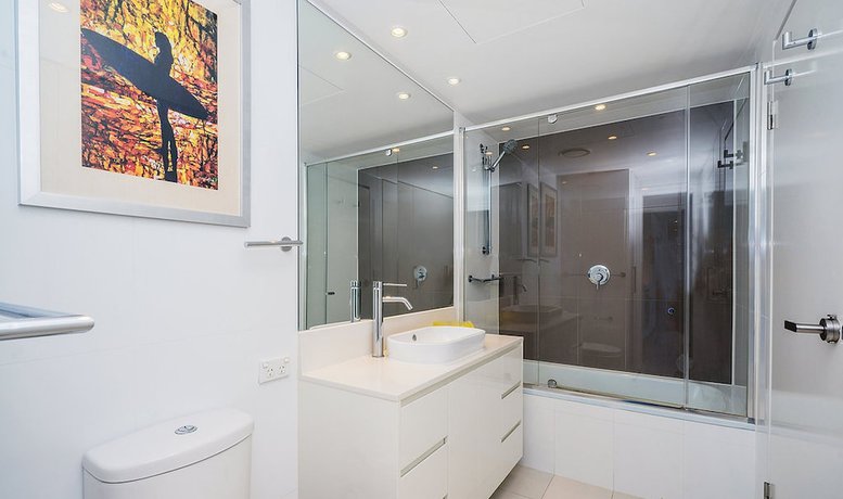 Imagen de la habitación del Hotel Pelicanstay Surfer Paradise Condo. Foto 15