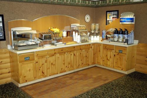 Imagen general del Hotel Pellston Lodge, Van. Foto 4
