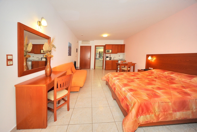 Imagen de la habitación del Hotel Pelopas Resort. Foto 5