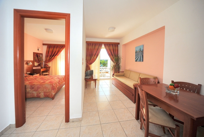 Imagen de los interiores del Hotel Pelopas Resort. Foto 14