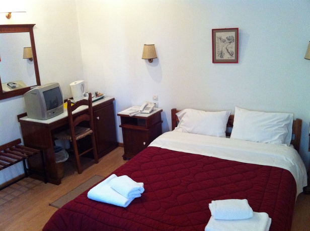 Imagen de la habitación del Hotel Pelops. Foto 8