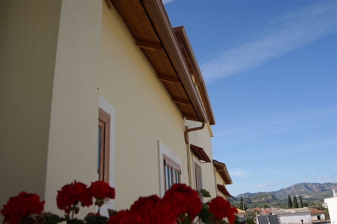 Imagen de los exteriores del Hotel Pelops. Foto 12