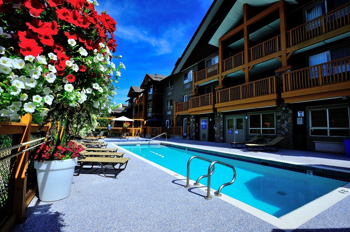 Imagen de la piscina del Hotel Pemberton Valley Lodge. Foto 13