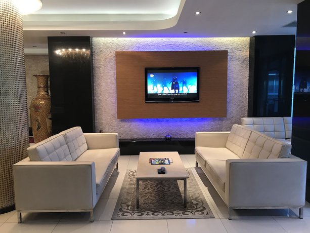 Imagen de los interiores del Hotel Pen. Foto 17