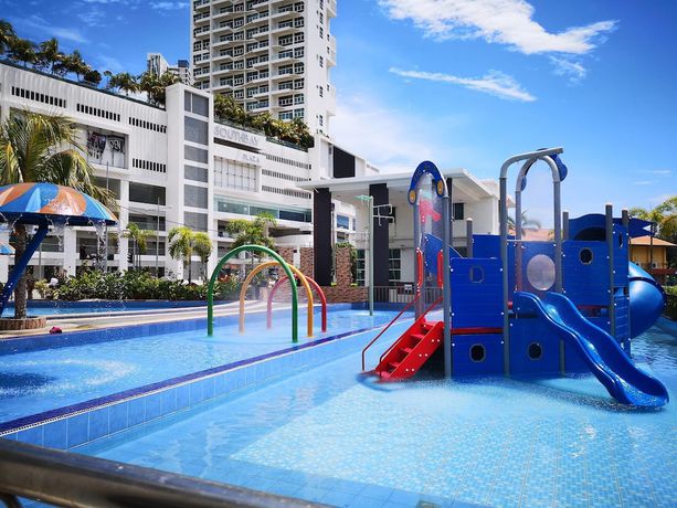 Imagen de la piscina del Hotel Pen Mutiara. Foto 8