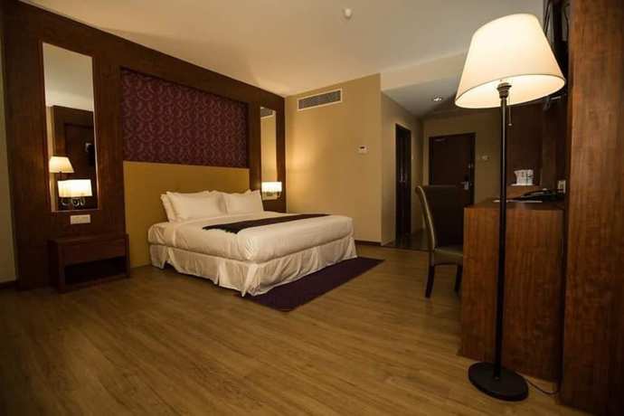 Imagen de la habitación del Hotel Pen Mutiara. Foto 4