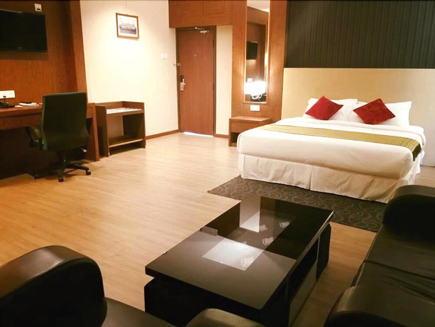 Imagen de la habitación del Hotel Pen Mutiara. Foto 7