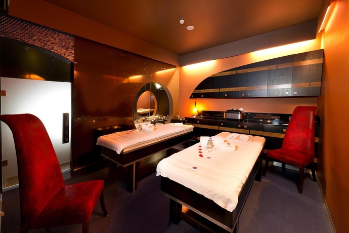 Imagen de la piscina del Hotel Penafiel Park and Spa. Foto 14