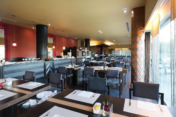 Imagen del bar/restaurante del Hotel Penafiel Park and Spa. Foto 10