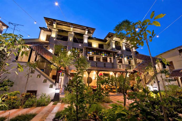 Imagen de los exteriores del Hotel Penaga. Foto 11