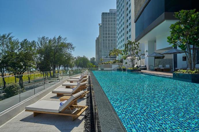 Imagen de la piscina del Hotel Penang Marriott. Foto 49