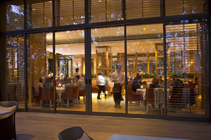 Imagen del bar/restaurante del Hotel Pendry Newport Beach. Foto 7