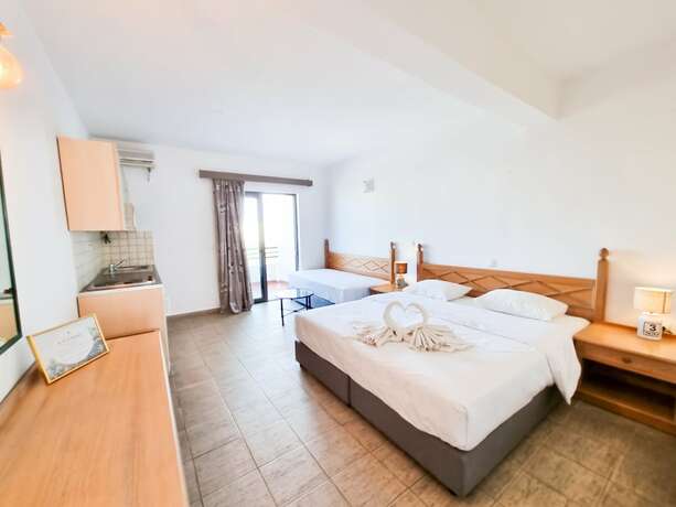 Imagen de la habitación del Hotel Pen&eacute;lope, Ialissos. Foto 15