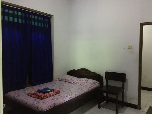 Imagen de la habitación del Hotel Penginapan Cipto Wening. Foto 11