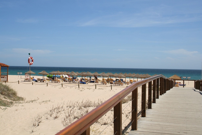 Imagen de los exteriores del Hotel Penina and Golf Resort. Foto 9