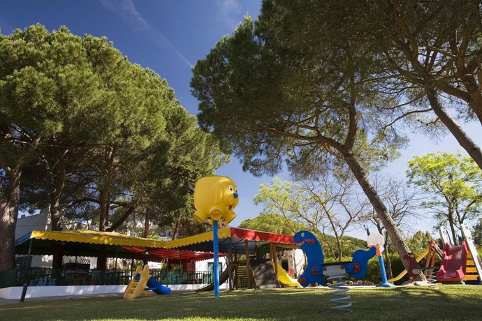 Imagen de los exteriores del Hotel Penina and Golf Resort. Foto 10