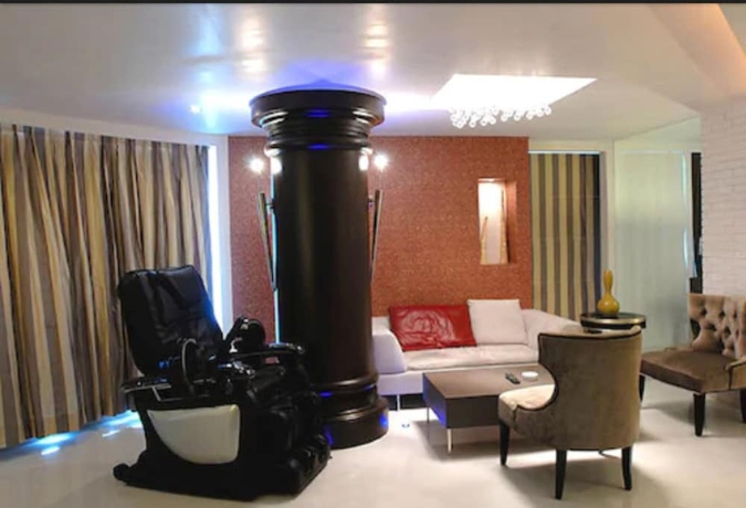 Imagen de la habitación del Hotel Peninsula Grand. Foto 18