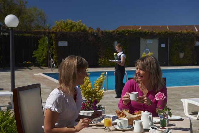 Imagen del bar/restaurante del Hotel Peninsula, Guernsey. Foto 4