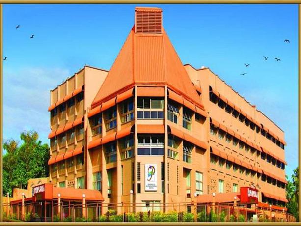 Imagen general del Hotel Peninsula International. Foto 2