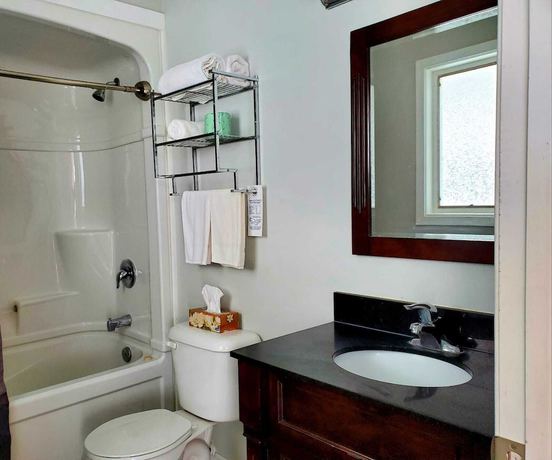 Imagen de la habitación del Hotel Peninsula Motel, South Bruce Peninsula. Foto 18