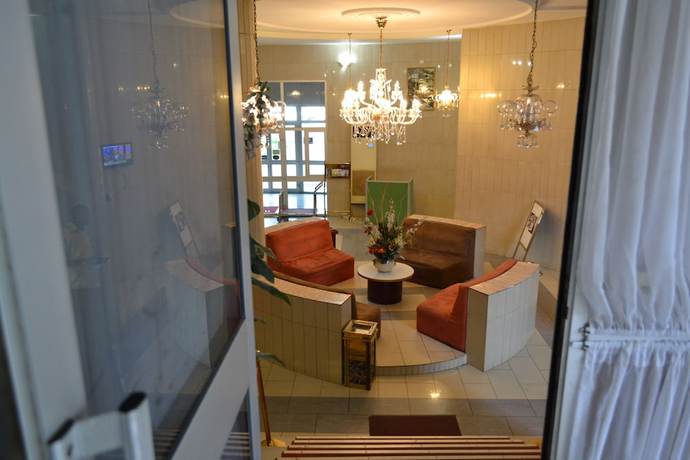 Imagen de los interiores del Hotel Peninsula Plaza. Foto 20