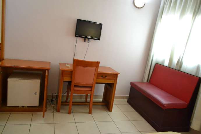 Imagen de la habitación del Hotel Peninsula Plaza. Foto 11