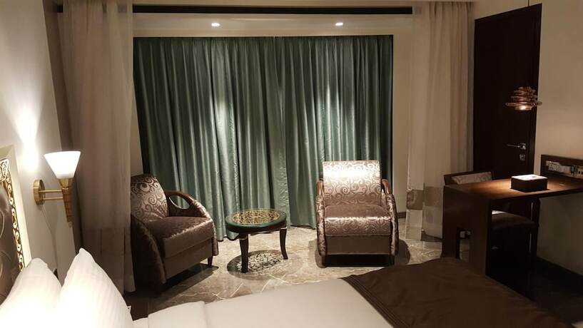 Imagen general del Hotel Peninsula Redpine. Foto 4