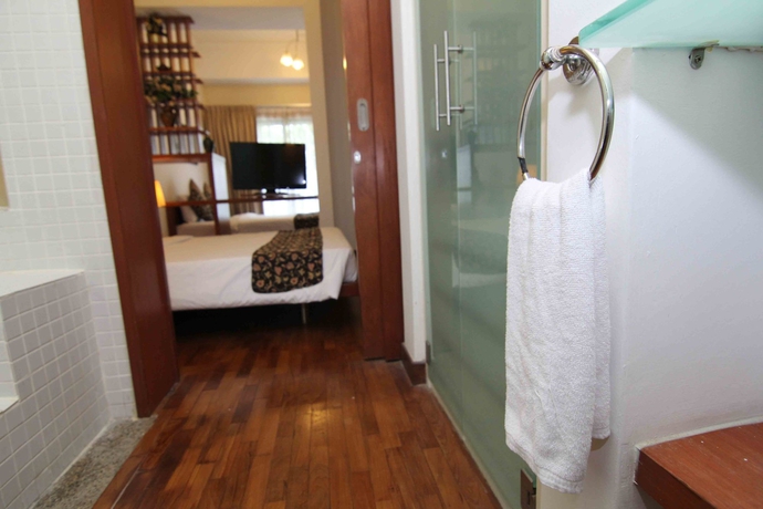 Imagen de la habitación del Hotel Peninsula Residence All Suite Hotel. Foto 7