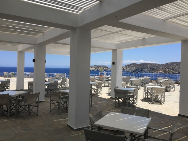 Imagen de la piscina del Hotel Peninsula Resort and Spa. Foto 16