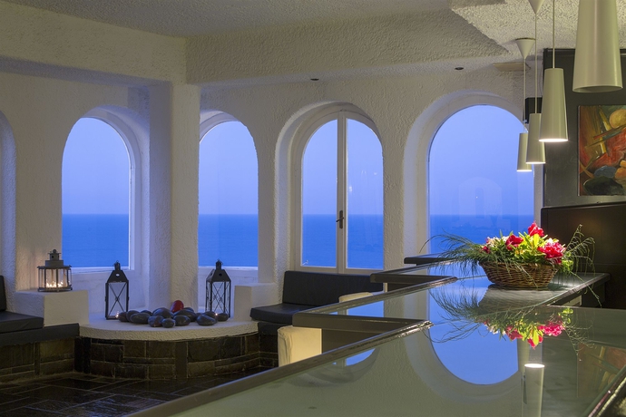 Imagen de los interiores del Hotel Peninsula Resort and Spa. Foto 14