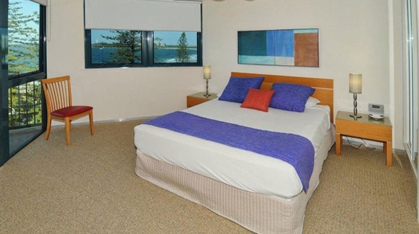 Imagen de la habitación del Hotel Peninsular Beachfront Resort. Foto 2