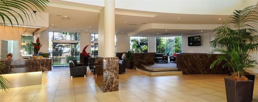 Imagen de los interiores del Hotel Peninsular Beachfront Resort. Foto 19