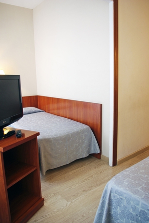 Imagen de la habitación del Hotel Peninsular, Girona. Foto 2