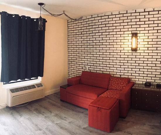 Imagen de la habitación del Hotel Penn Lodge and Suites. Foto 7