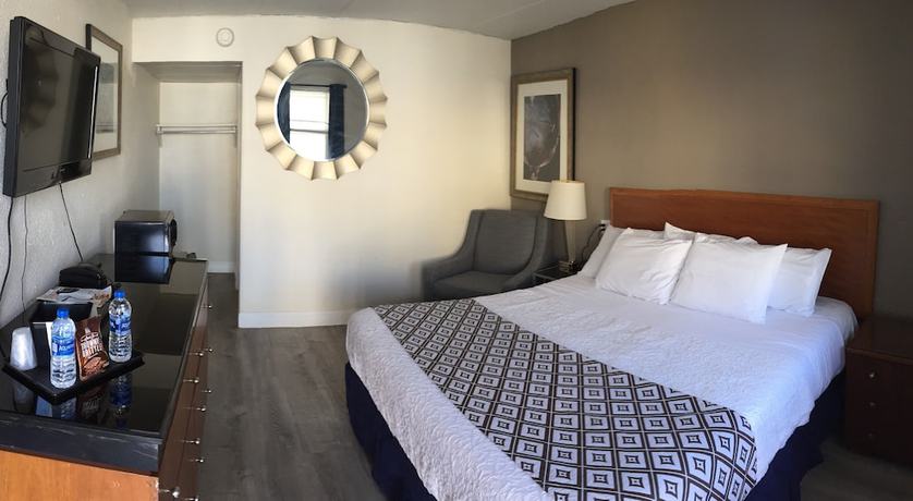 Imagen de la habitación del Hotel Penn Lodge and Suites. Foto 8