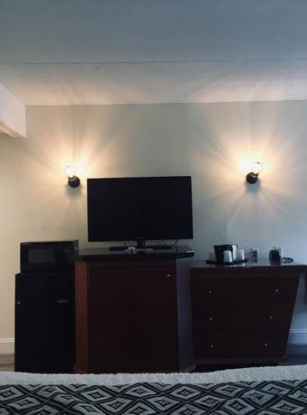 Imagen de la habitación del Hotel Penn Lodge and Suites. Foto 9