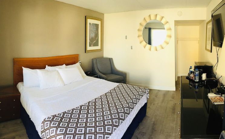 Imagen de la habitación del Hotel Penn Lodge and Suites. Foto 12