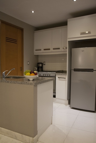 Imagen de la habitación del Hotel Pennsylvania Suites. Foto 16