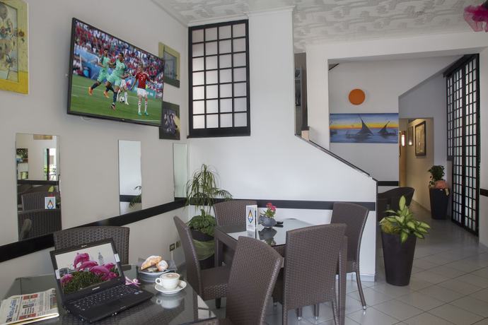 Imagen de los interiores del Hotel Penny, Rimini. Foto 19