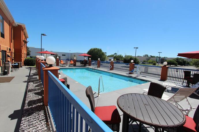 Imagen general del Hotel Pensacola, Formerly Luxury Suites. Foto 42