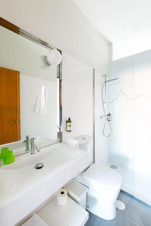 Imagen de la habitación del Hotel Pensao O Laranjeira. Foto 4