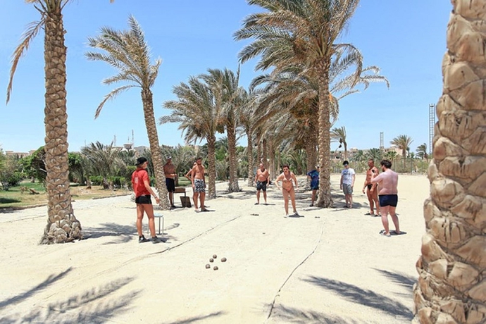 Imagen general del Hotel Pensee Royal Garden Beach Resort. Foto 5